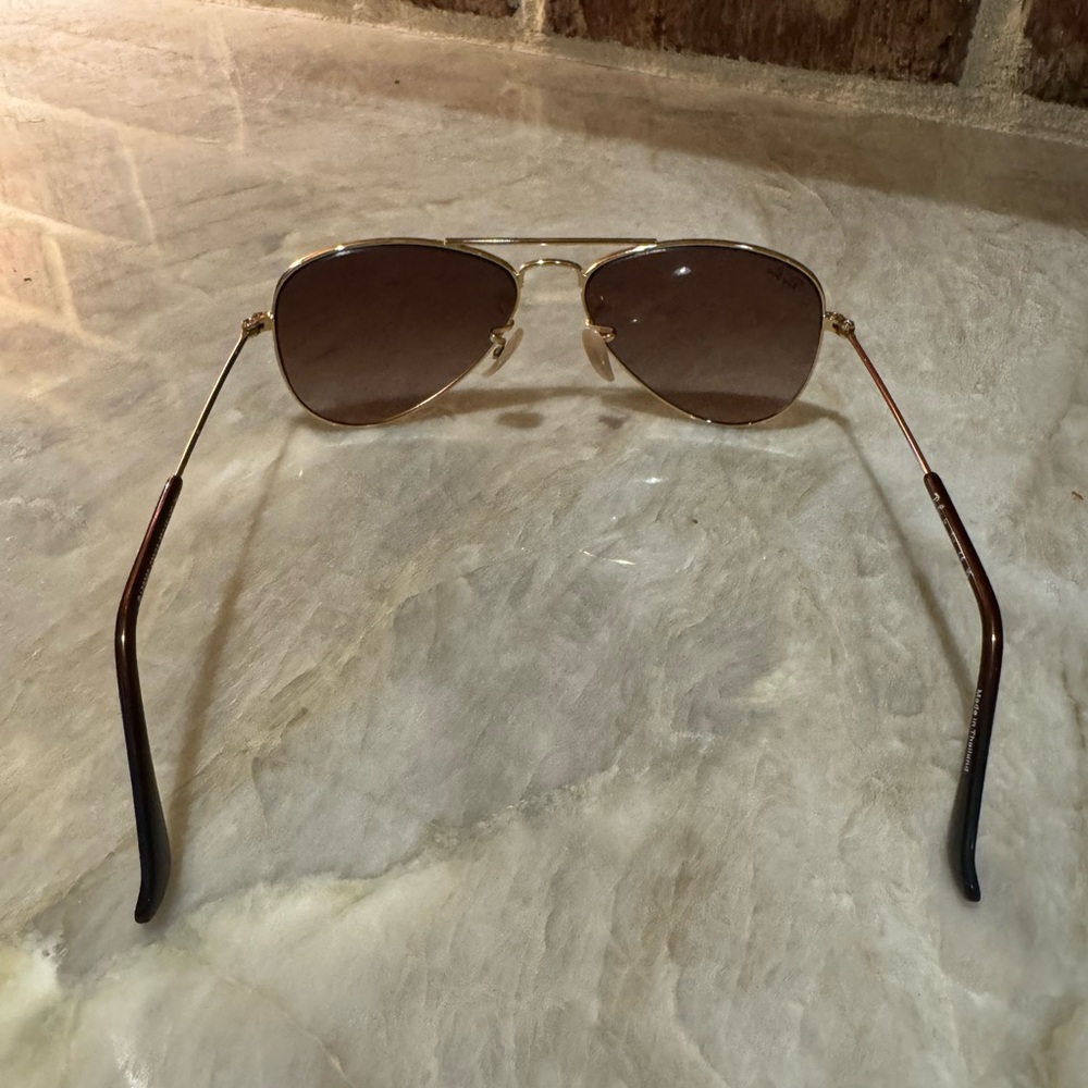 Youth Ray-Ban Gold Frame Aviator Sunglasses with Brown Lenses - Picture 3 of 8